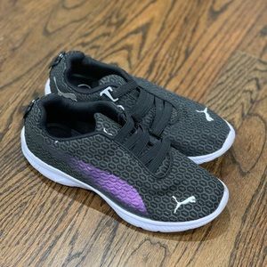 Like New Women’s Puma Sneakers Size 6.5